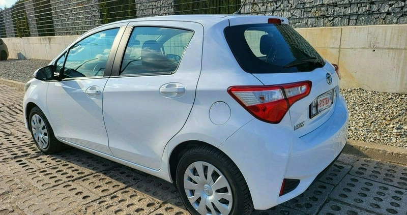 Toyota Yaris cena 32520 przebieg: 164000, rok produkcji 2018 z Radków małe 379